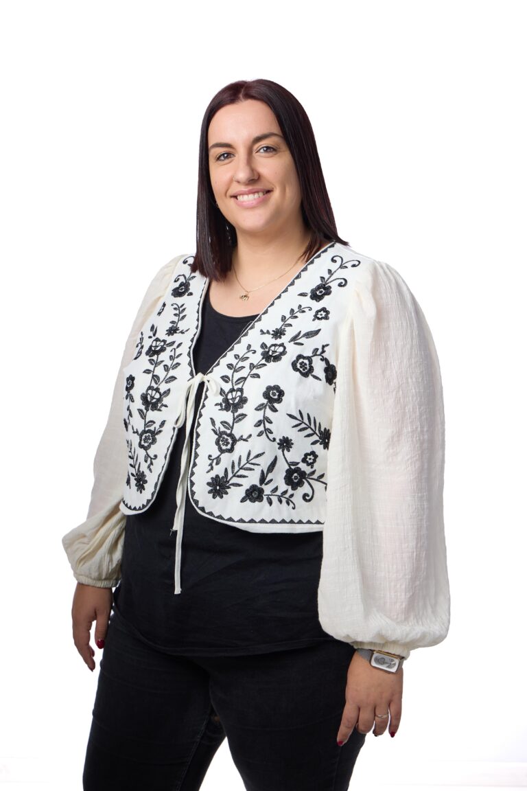 WhatsApp Image 2026 02 14 at 15.02.15 768x1152